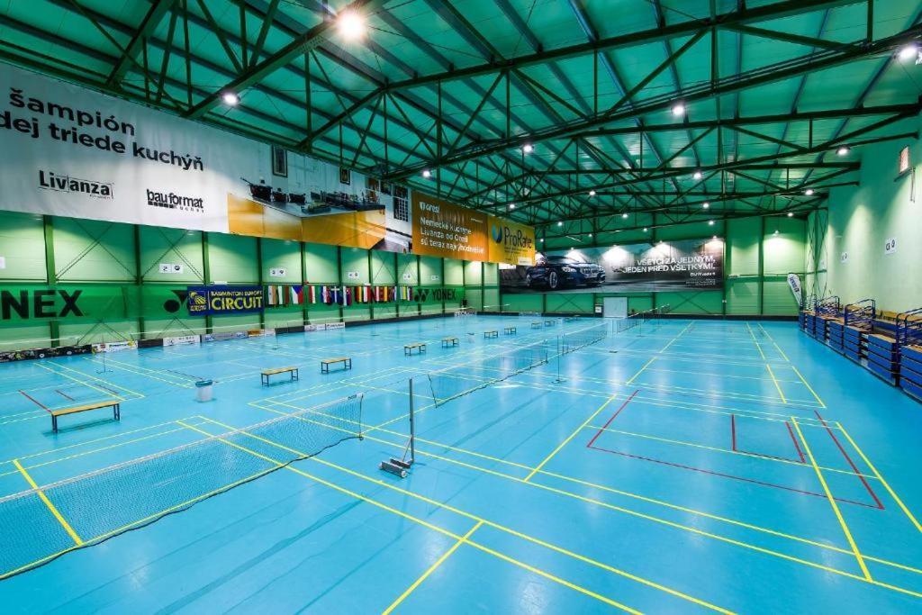Trenčín Penzion Arenaostrov מראה חיצוני תמונה
